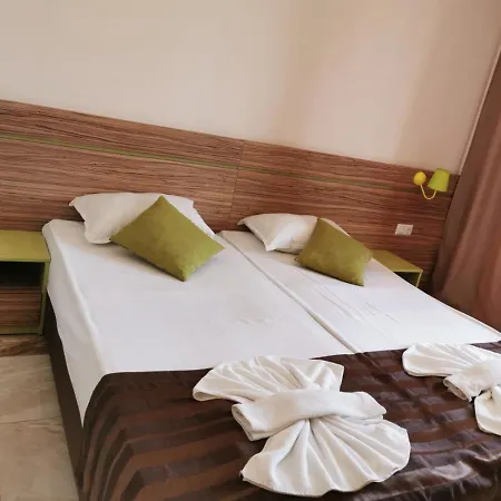 1 Flowerstrasse Hotel de apartamente Sunny Beach